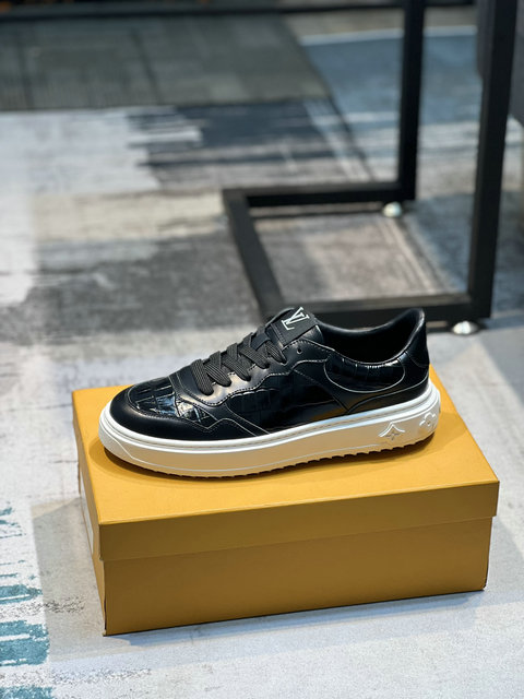 men LV shoes-154
